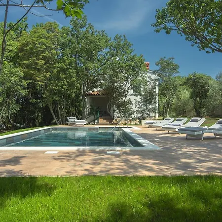 Feriehus Mit Privatem Pool Und Viel Privatsphare