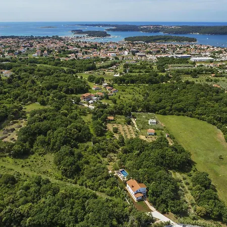 Feriehus Mit Privatem Pool Und Viel Privatsphare